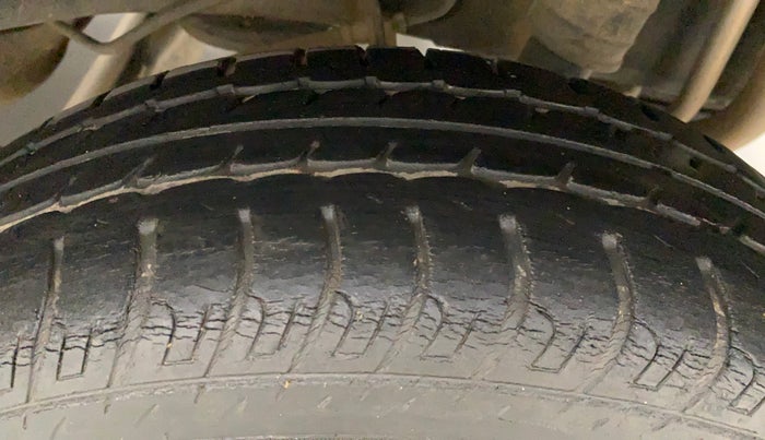 2016 Datsun Go Plus T, Petrol, Manual, 60,661 km, Left Rear Tyre Tread