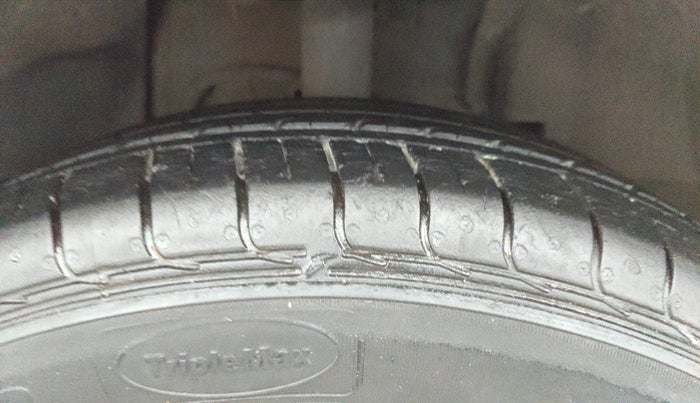 2023 Tata NEXON XM PLUS SUNROOF PETROL, Petrol, Manual, 35,466 km, Right Front Tyre Tread