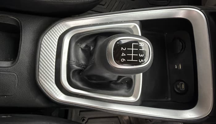 2021 KIA SONET HTX 1.0 IMT, Petrol, Manual, 66,581 km, Gear Lever