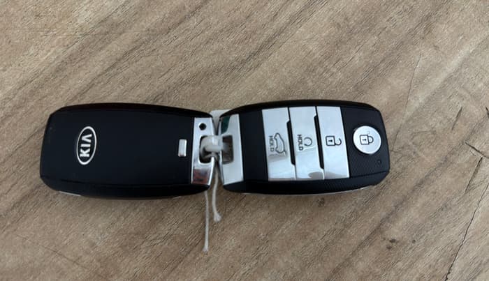 2021 KIA SONET HTX 1.0 IMT, Petrol, Manual, 66,581 km, Key Close Up