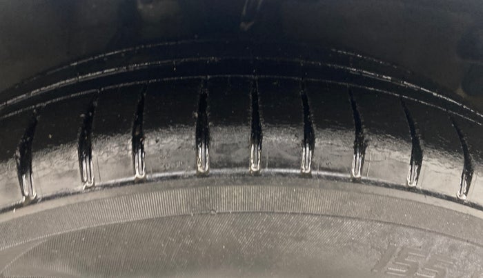 2014 Hyundai i10 MAGNA 1.1, Petrol, Manual, 85,092 km, Right Front Tyre Tread