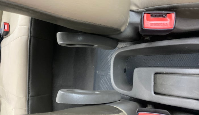 2014 Hyundai i10 MAGNA 1.1, Petrol, Manual, 85,092 km, Driver Side Adjustment Panel