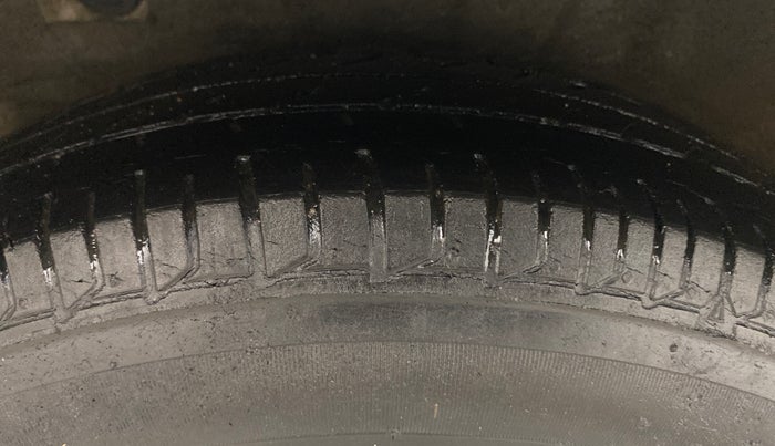 2014 Hyundai i10 MAGNA 1.1, Petrol, Manual, 85,092 km, Right Rear Tyre Tread