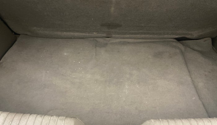 2014 Hyundai i10 MAGNA 1.1, Petrol, Manual, 85,092 km, Boot Inside