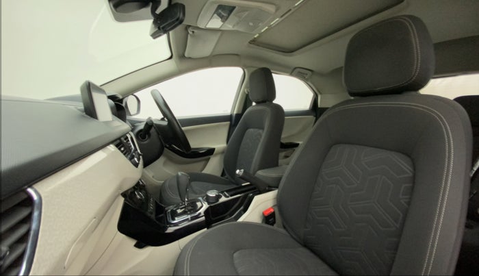 2020 Tata NEXON XZA PLUS (O) PETROL, Petrol, Automatic, 66,814 km, Right Side Front Door Cabin