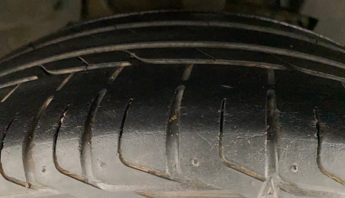 2020 Tata NEXON XZA PLUS (O) PETROL, Petrol, Automatic, 66,814 km, Right Front Tyre Tread
