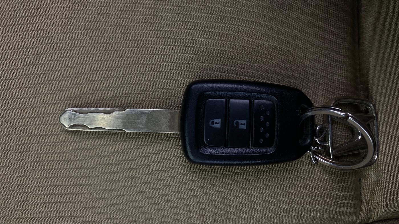 2016 Honda City 1.5L I-VTEC SV CVT, Petrol, Automatic, 1,04,853 km, Key Close Up