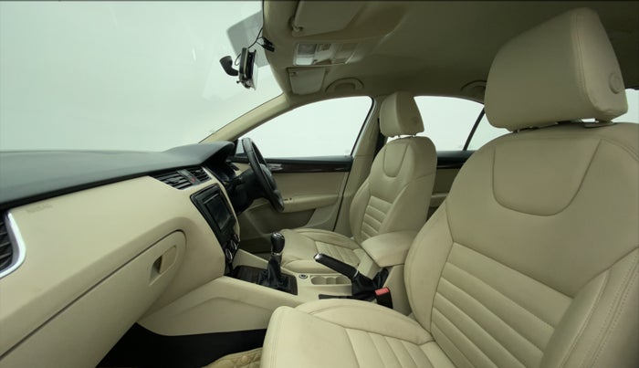 2014 Skoda Octavia ACTIVE 1.4 TSI, Petrol, Manual, 60,093 km, Right Side Front Door Cabin