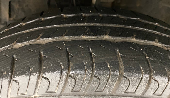 2016 Maruti Swift Dzire VXI OPT, Petrol, Manual, 17,094 km, Left Front Tyre Tread