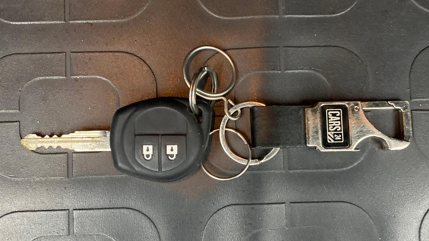 2016 Maruti Swift Dzire VXI OPT, Petrol, Manual, 17,094 km, Key Close Up