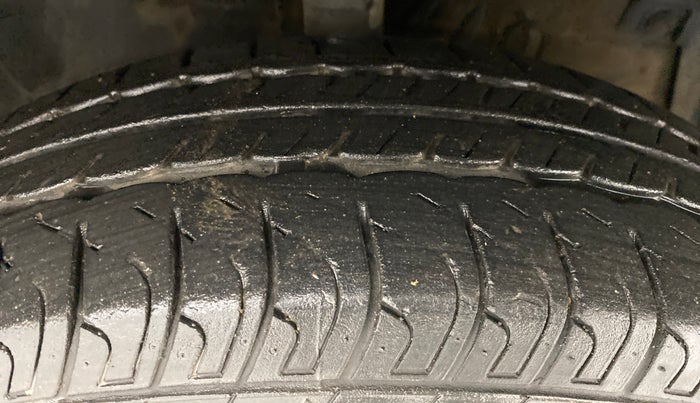 2016 Maruti Swift Dzire VXI OPT, Petrol, Manual, 17,094 km, Right Front Tyre Tread