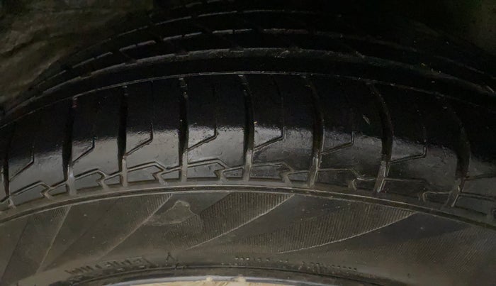 2020 Tata ALTROZ XZ PETROL, Petrol, Manual, 76,496 km, Left Rear Tyre Tread