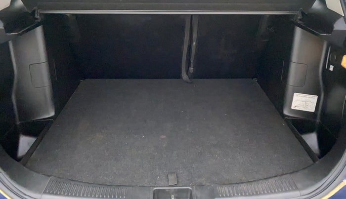 2018 Maruti S Cross ZETA 1.3 SHVS, Diesel, Manual, 97,997 km, Boot Inside