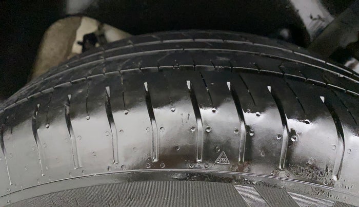 2022 Hyundai Creta EX 1.5 PETROL, Petrol, Manual, 34,360 km, Left Rear Tyre Tread