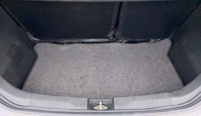 2017 Maruti IGNIS DELTA 1.2 K12, Petrol, Manual, 8,454 km, Boot Inside