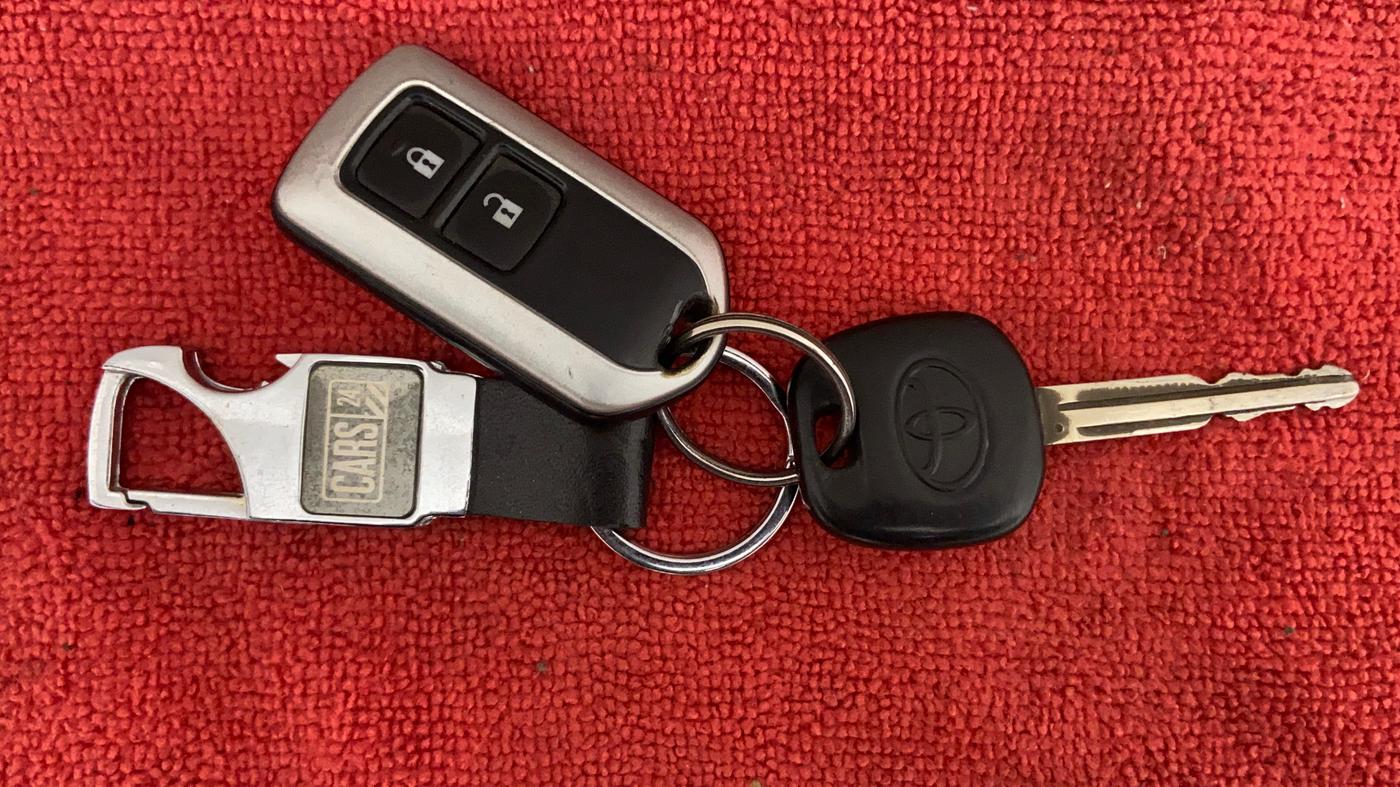 2011 Toyota Corolla Altis VL AT, Petrol, Automatic, 83,619 km, Key Close Up