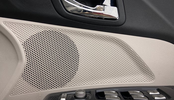 2020 Mahindra XUV300 W8(O), Diesel, Manual, 10,441 km, Speaker