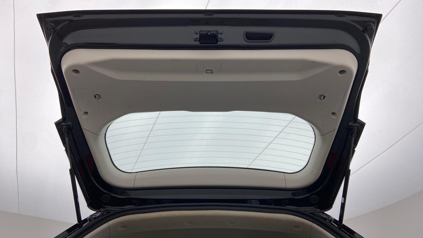 2020 Mahindra XUV300 W8(O), Diesel, Manual, 10,441 km, Boot Door Open