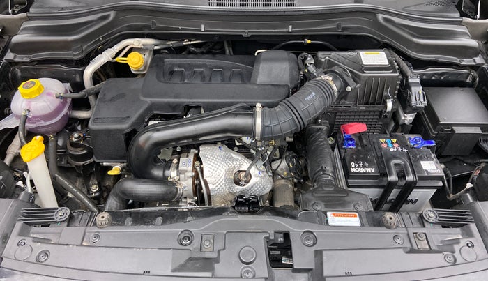 2020 Mahindra XUV300 W8(O), Diesel, Manual, 10,441 km, Open Bonet
