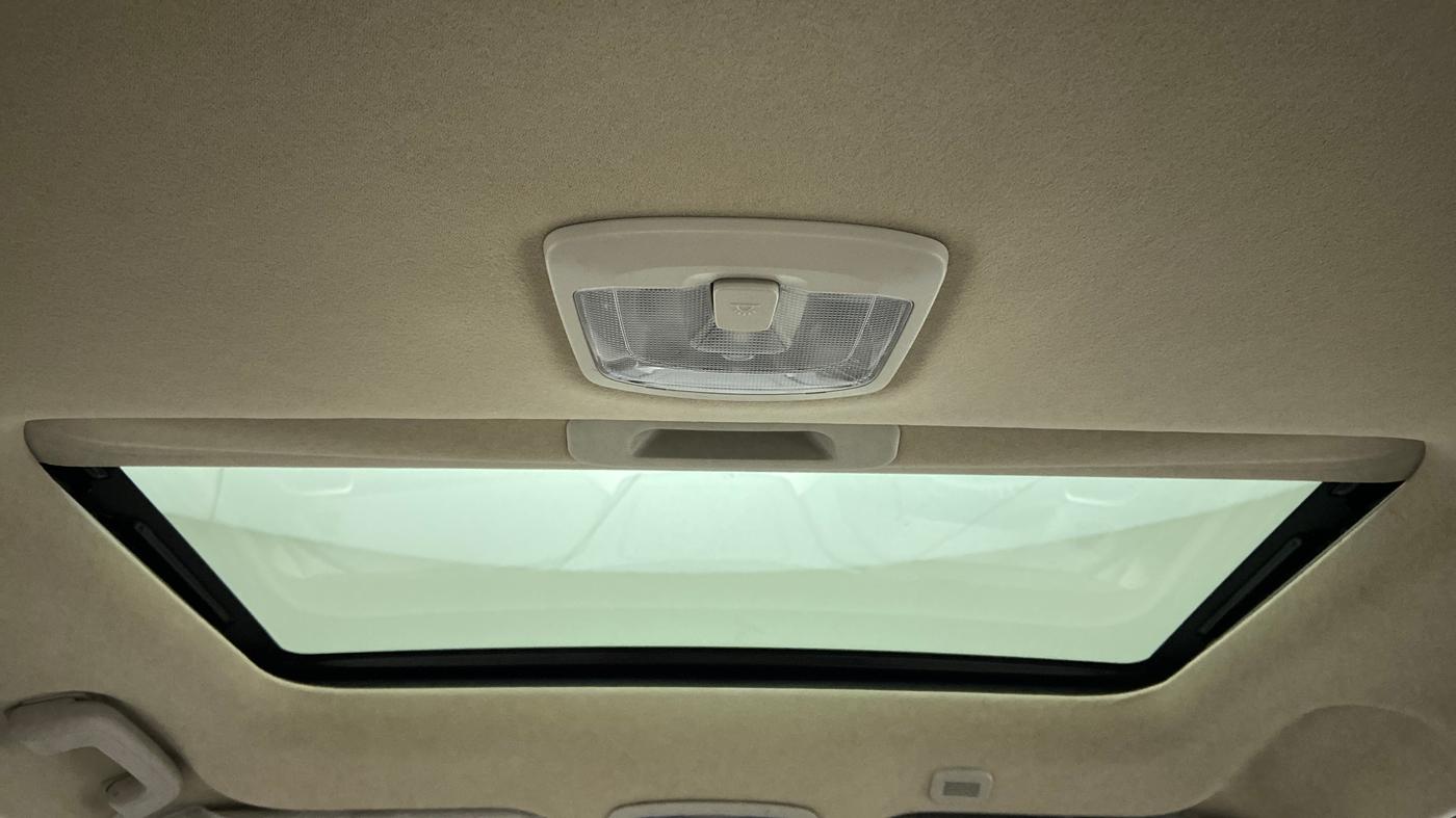 2020 Mahindra XUV300 W8(O), Diesel, Manual, 10,441 km, Moonroof/ Sunroof