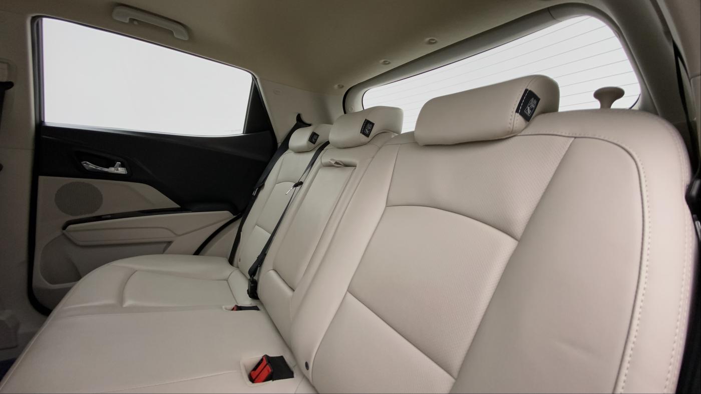 2020 Mahindra XUV300 W8(O), Diesel, Manual, 10,441 km, Right Side Rear Door Cabin