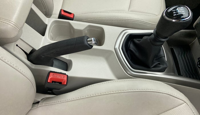 2020 Mahindra XUV300 W8(O), Diesel, Manual, 10,441 km, Gear Lever