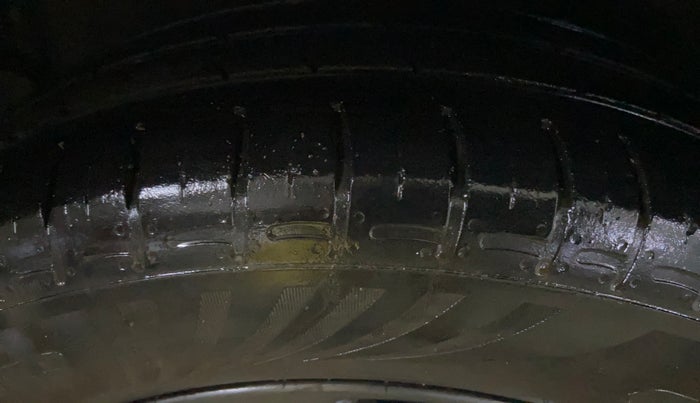 2022 Hyundai GRAND I10 NIOS SPORTZ 1.2 KAPPA VTVT, Petrol, Manual, 30,334 km, Right Rear Tyre Tread