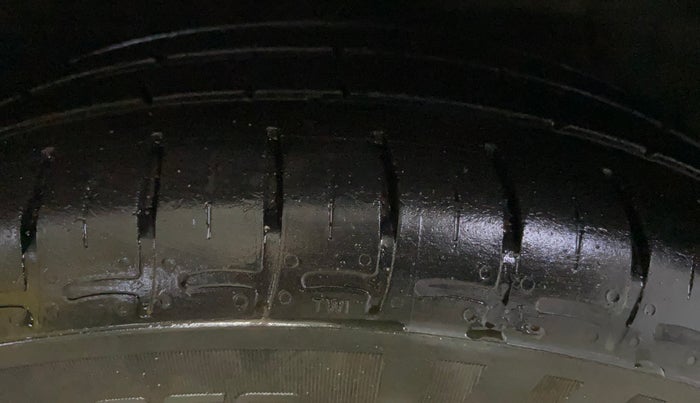 2022 Hyundai GRAND I10 NIOS SPORTZ 1.2 KAPPA VTVT, Petrol, Manual, 30,334 km, Right Front Tyre Tread