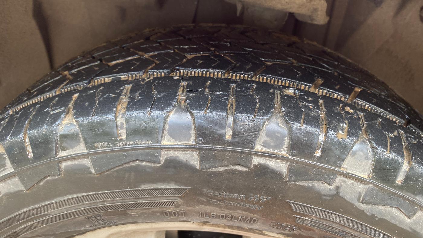 2018 Jeep Compass LIMITED 2.0 DIESEL, Diesel, Manual, 1,08,950 km, Left Front Tyre Tread