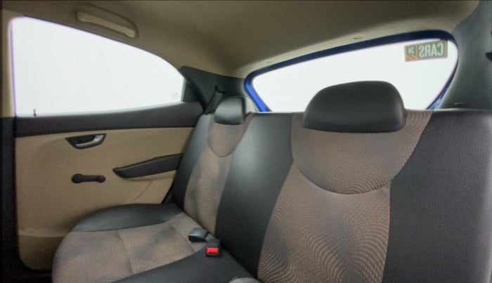 2014 Hyundai Eon SPORTZ, Petrol, Manual, 36,848 km, Right Side Rear Door Cabin