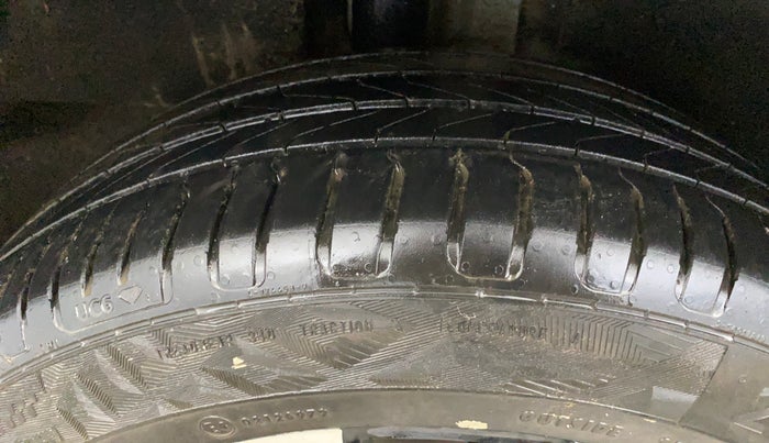 2023 MG ASTOR SAVVY 1.3 TURBO AT S RED, Petrol, Automatic, 30,812 km, Right Rear Tyre Tread