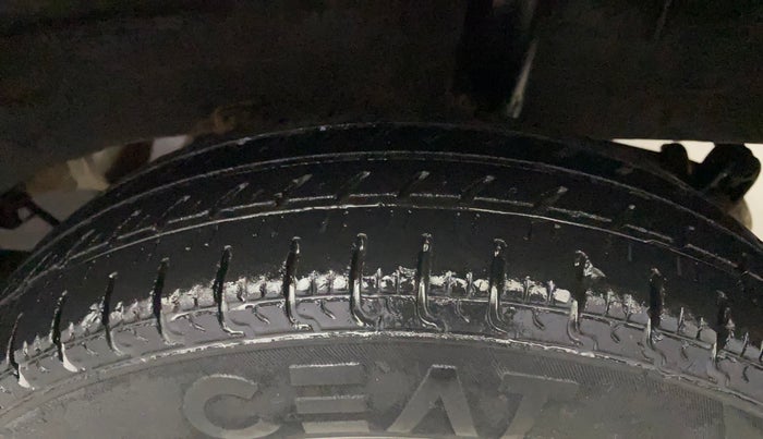 2018 Renault Kwid RXL, Petrol, Manual, 91,451 km, Left Rear Tyre Tread