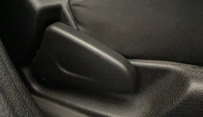 2018 Renault Kwid RXL, Petrol, Manual, 91,451 km, Driver Side Adjustment Panel