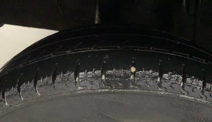 2018 Renault Kwid RXL, Petrol, Manual, 91,451 km, Right Rear Tyre Tread