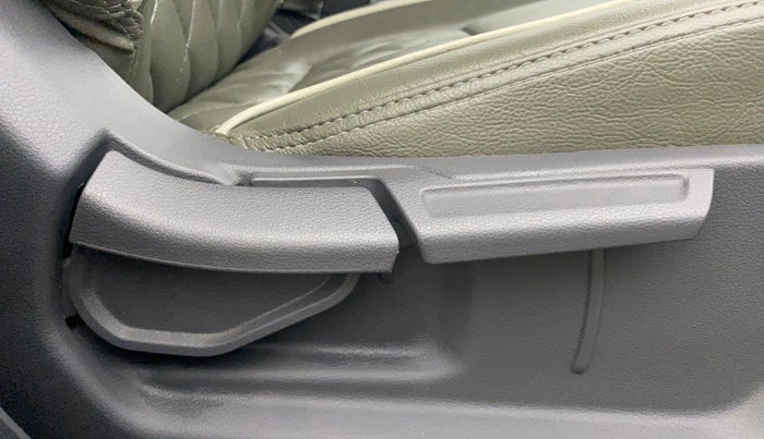 2022 Hyundai GRAND I10 NIOS SPORTZ AMT 1.2 KAPPA VTVT, Petrol, Automatic, 14,118 km, Driver Side Adjustment Panel