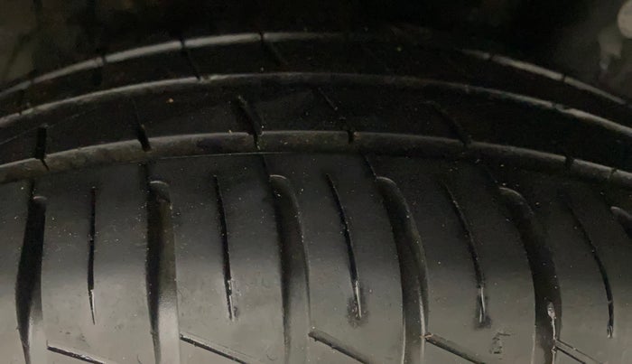 2022 Hyundai GRAND I10 NIOS SPORTZ AMT 1.2 KAPPA VTVT, Petrol, Automatic, 14,118 km, Left Rear Tyre Tread