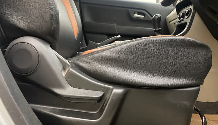 2020 Maruti New Wagon-R VXI 1.2, Petrol, Manual, 36,953 km, Driver Side Adjustment Panel