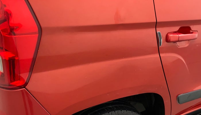 2018 Mahindra TUV300 T10 DUAL TONE, Diesel, Manual, 51,311 km, Right quarter panel - Slightly dented