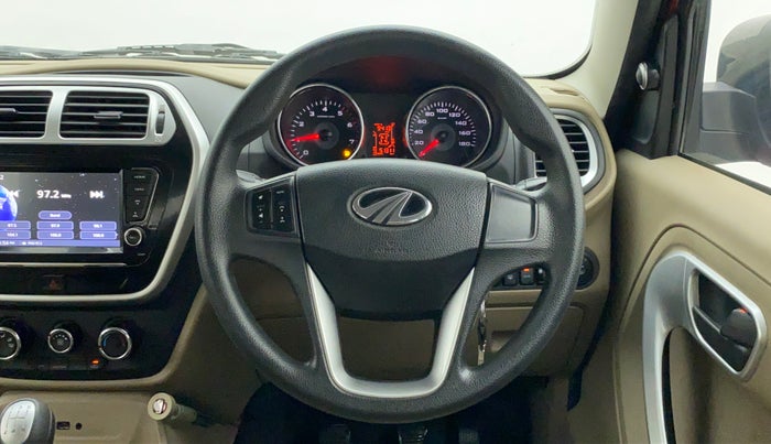 2018 Mahindra TUV300 T10 DUAL TONE, Diesel, Manual, 51,311 km, Steering Wheel Close Up