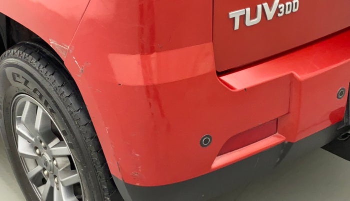 2018 Mahindra TUV300 T10 DUAL TONE, Diesel, Manual, 51,311 km, Rear bumper - Minor scratches