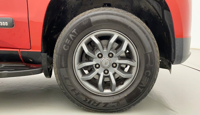 2018 Mahindra TUV300 T10 DUAL TONE, Diesel, Manual, 51,311 km, Right Front Wheel