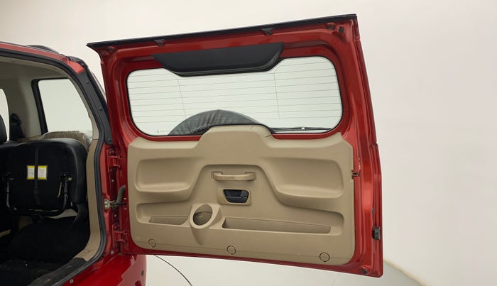 2018 Mahindra TUV300 T10 DUAL TONE, Diesel, Manual, 51,311 km, Boot Door Open