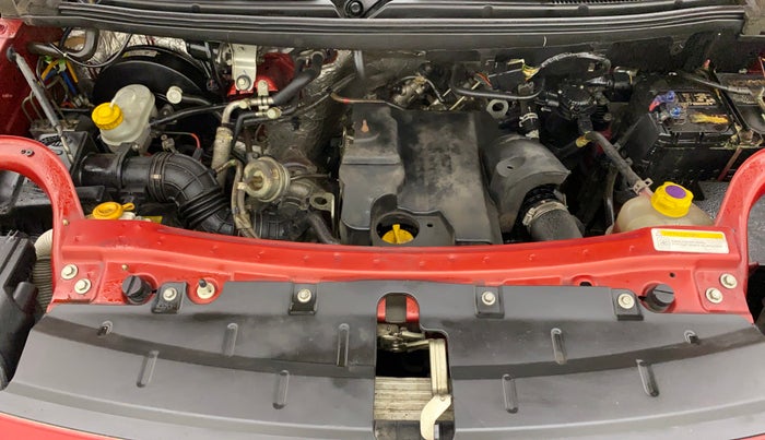 2018 Mahindra TUV300 T10 DUAL TONE, Diesel, Manual, 51,311 km, Open Bonet