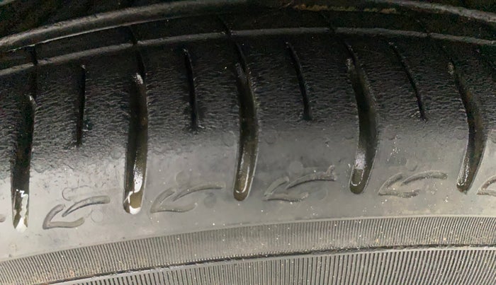 2020 Hyundai AURA SX 1.2 (O), Petrol, Manual, 61,882 km, Left Front Tyre Tread