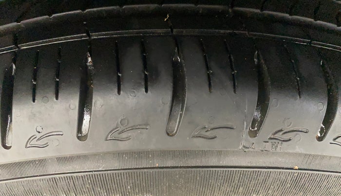 2020 Hyundai AURA SX 1.2 (O), Petrol, Manual, 61,882 km, Right Rear Tyre Tread