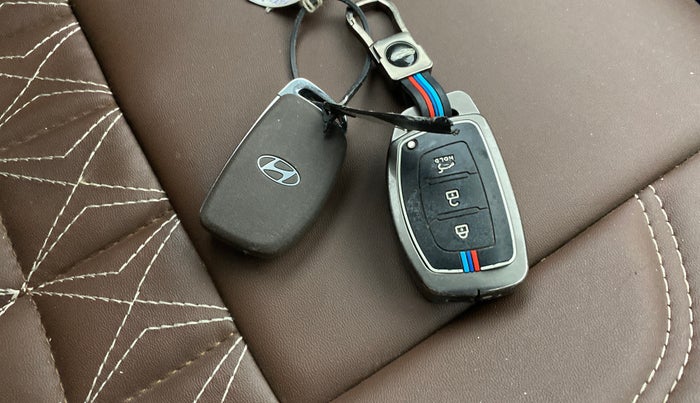 2023 Hyundai AURA SX 1.2, Petrol, Manual, 57,248 km, Key Close Up