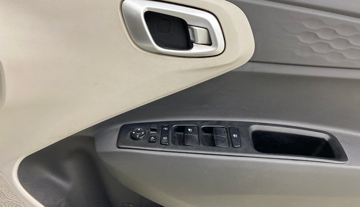 2023 Hyundai AURA SX 1.2, Petrol, Manual, 57,248 km, Driver Side Door Panels Control