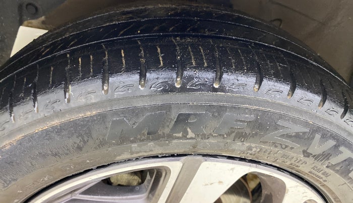 2023 Hyundai AURA SX 1.2, Petrol, Manual, 57,248 km, Left Front Tyre Tread