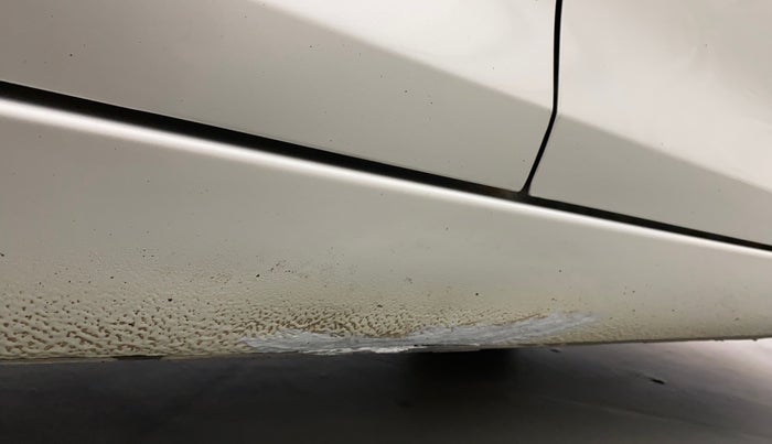 2014 Maruti Swift Dzire VXI, Petrol, Manual, 38,689 km, Right running board - Minor scratches