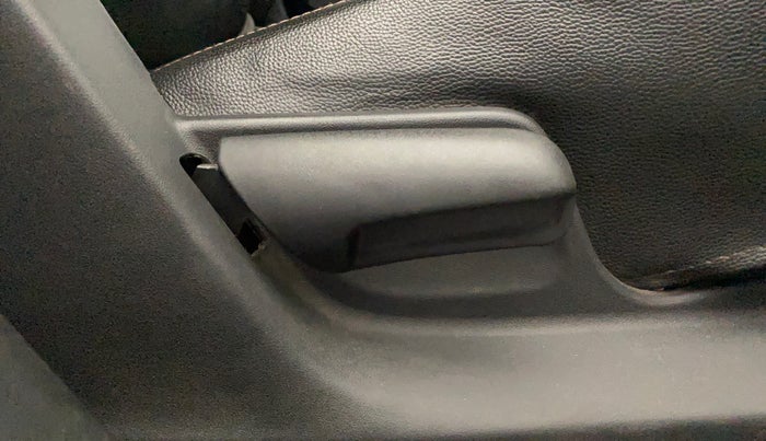 2014 Maruti Swift VXI, Petrol, Manual, 37,134 km, Driver Side Adjustment Panel